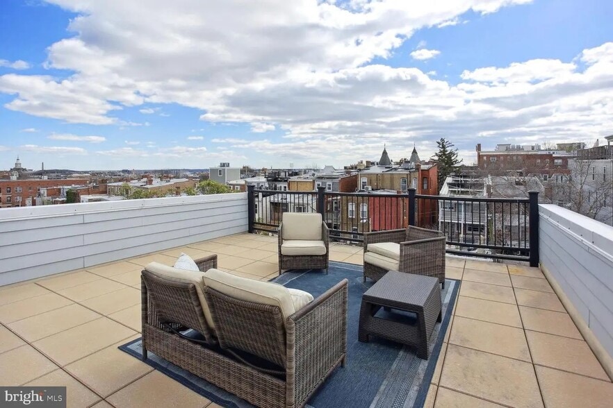 Building Photo - 1230 Fairmont St NW