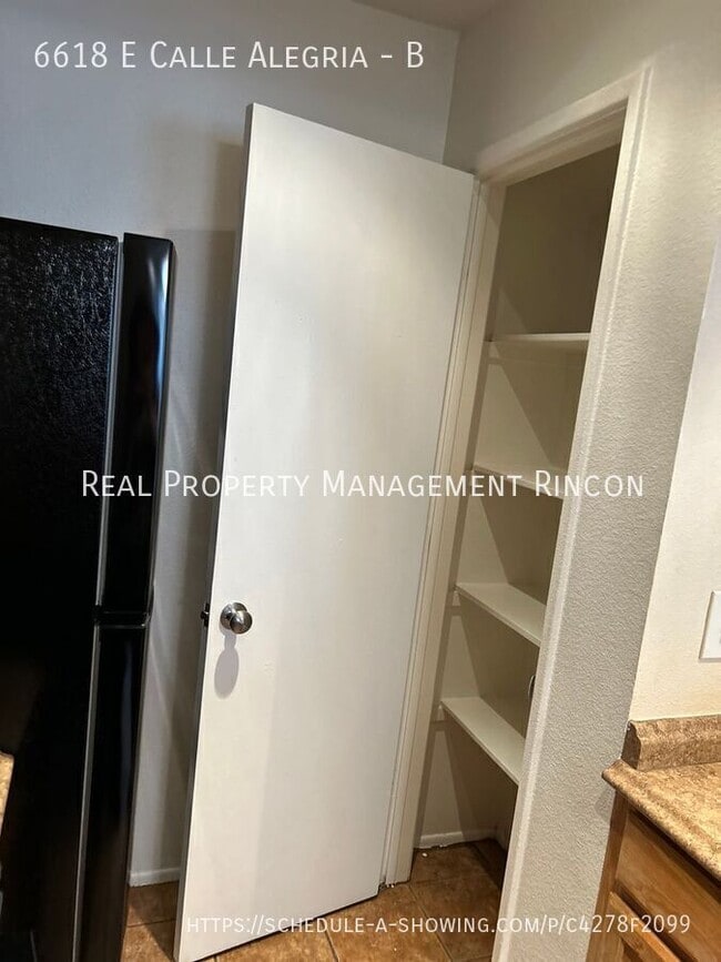 Building Photo - 6618 E Calle Alegria