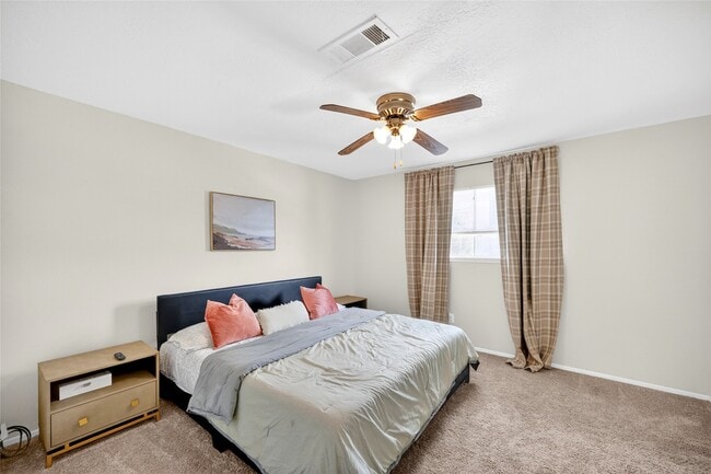 Building Photo - 6975 Chasewood Dr