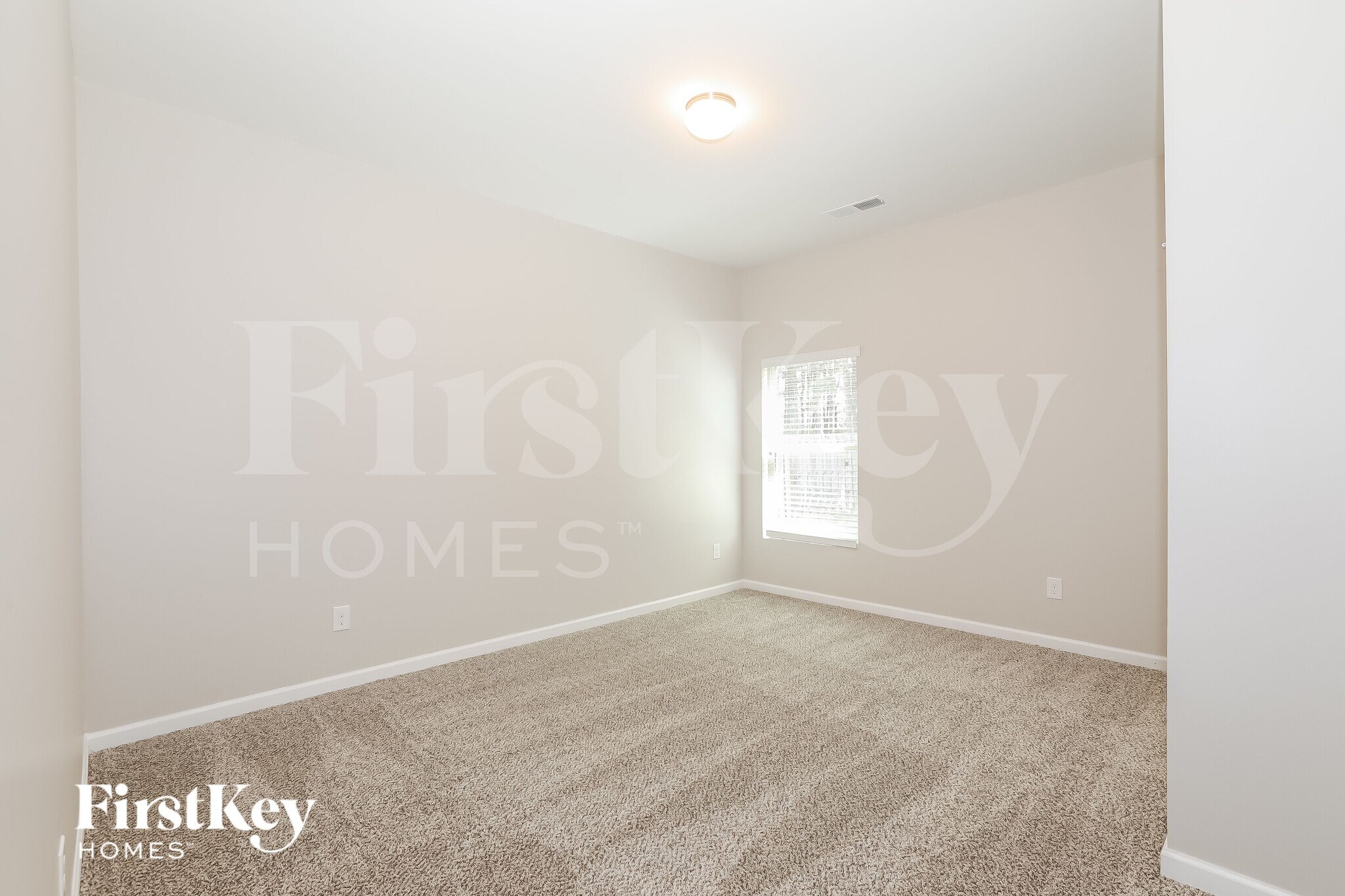 Building Photo - 3527 Lebella Ln