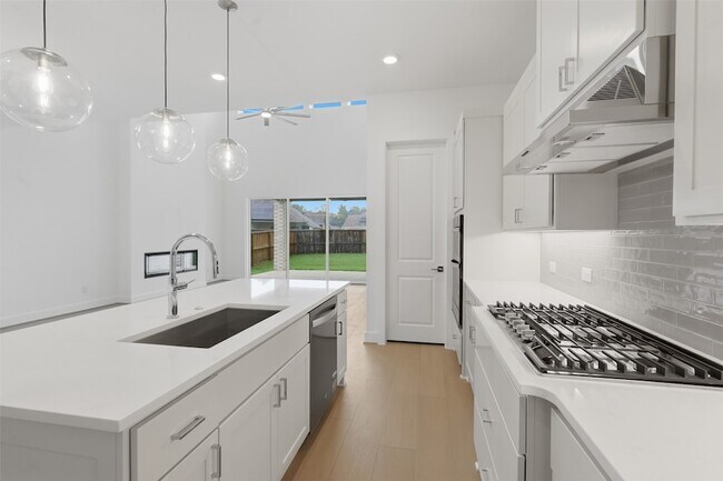Building Photo - 7106 Carriage Lgt Dr