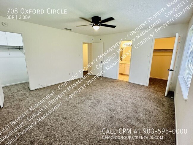 Building Photo - 708 Oxford Cir