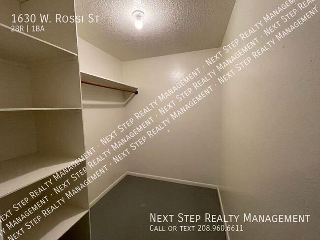 Building Photo - 1630 Rossi St