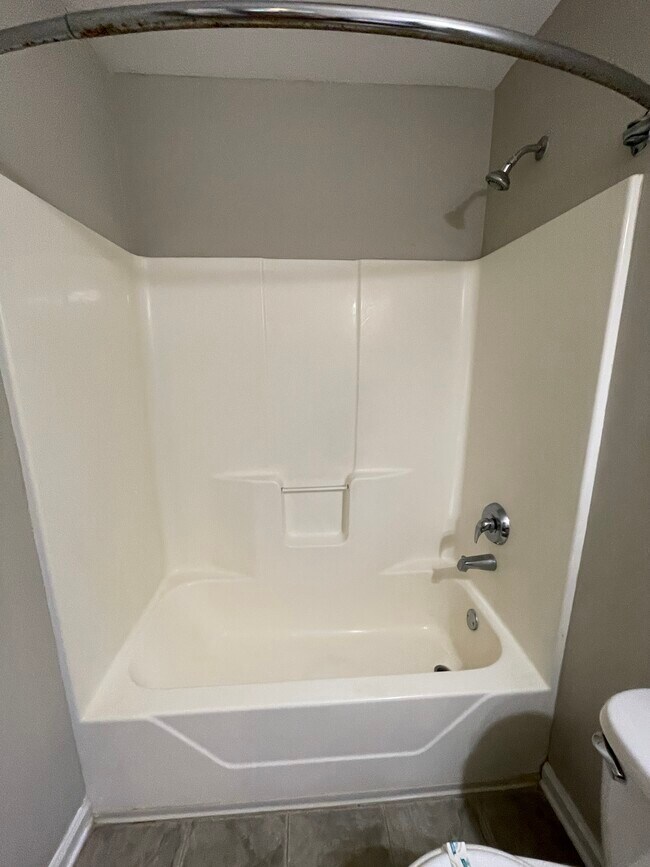 Building Photo - 5012 Scotch Pine Ave