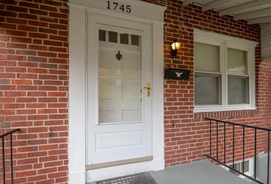 Front Entrance - 1745 Amuskai Rd