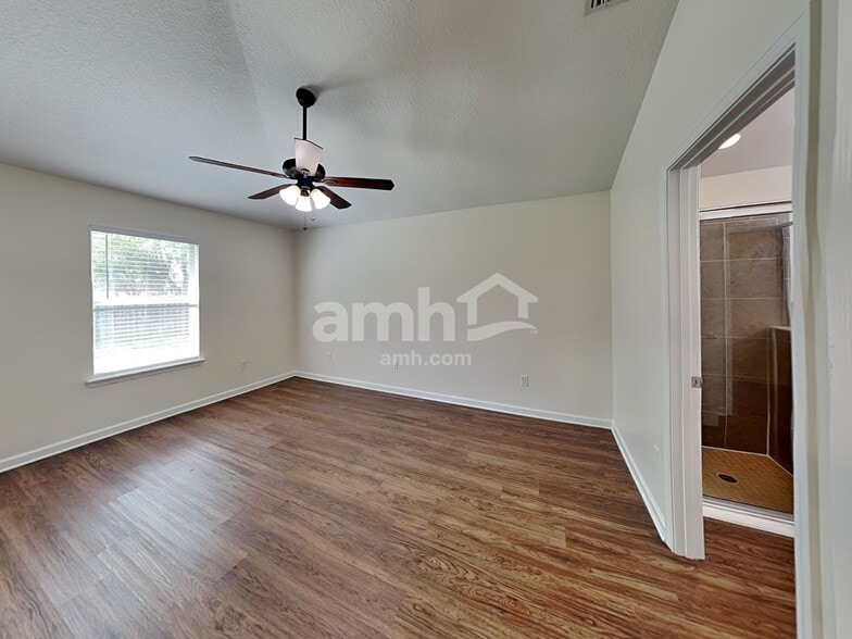 Building Photo - 351 N Twin Maple Rd