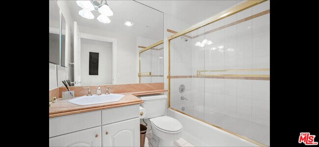 Building Photo - 9848 Vidor Dr