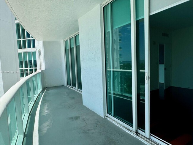 Building Photo - 7900 Harbor Island Dr