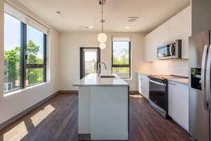 Building Photo - 166 Main