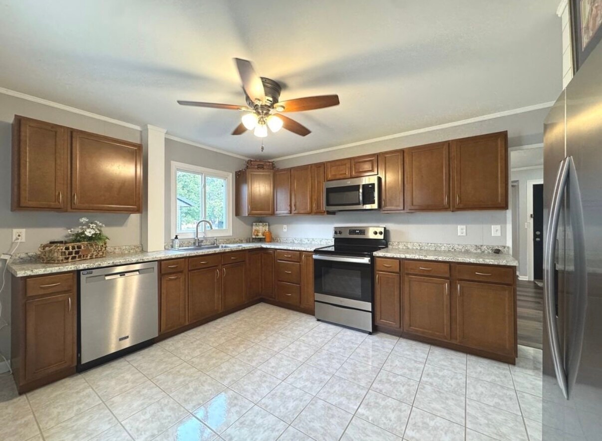 Building Photo - 681 Stockton Heights Dr