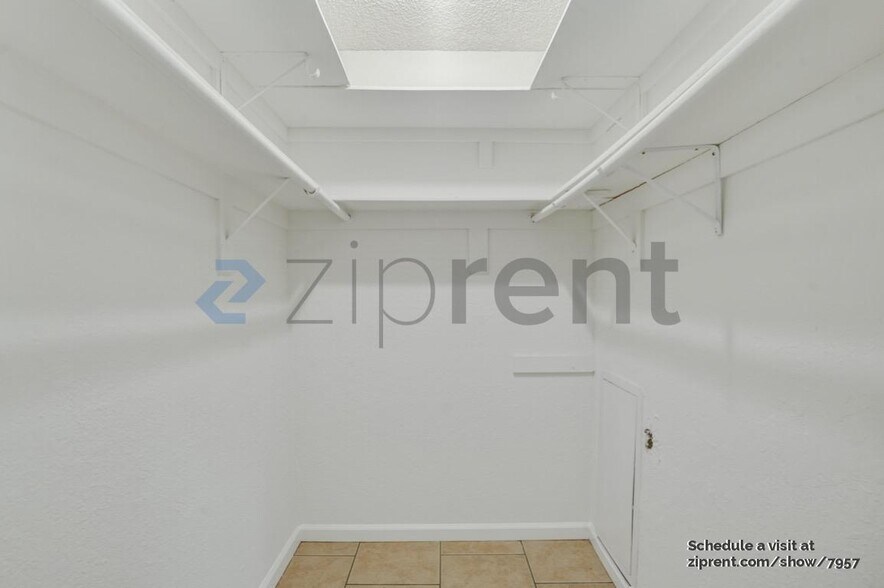 Building Photo - 4506 Saugus Ave