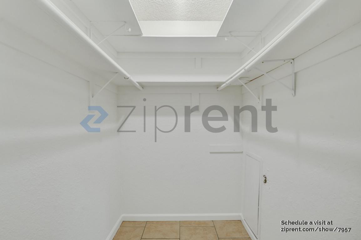 Building Photo - 4506 Saugus Ave