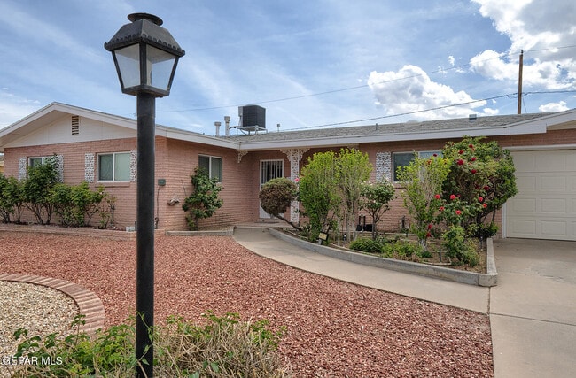 Building Photo - 9632 Gairloch Dr