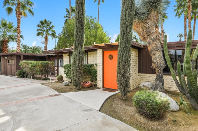 Building Photo - 261 Cordoba Way