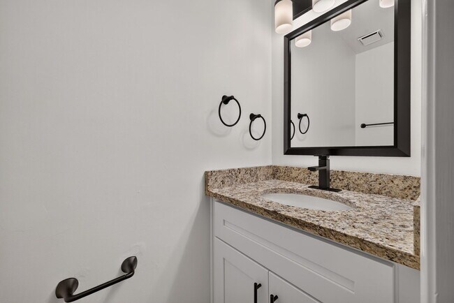 Building Photo - 1031 Still-Harbor Cir