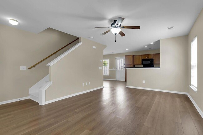 Building Photo - 3022 Crusades St