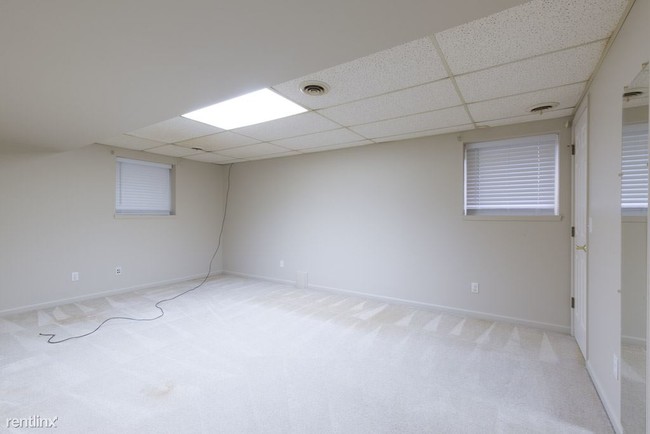 Building Photo - 2 br, 3 bath Condo - 6029 Steeplechase Dr