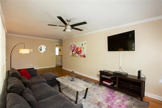 Building Photo - 4035 Brookcrest Cir