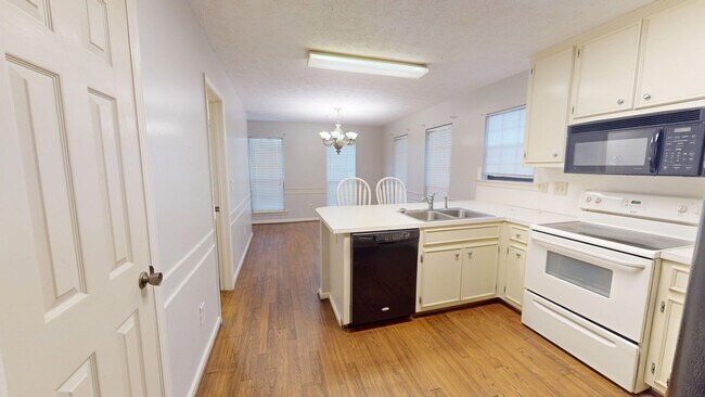 Building Photo - 335 Bent Tree Dr