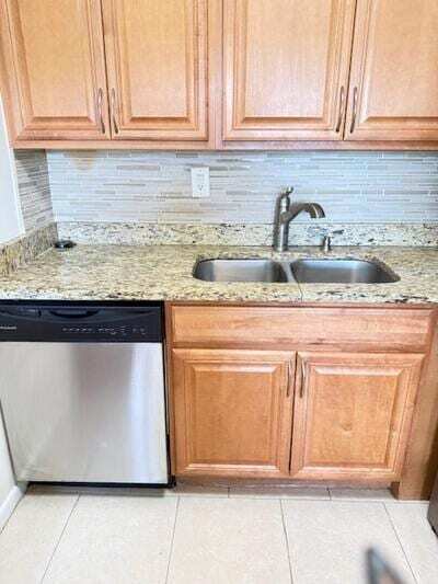 Building Photo - 186 Norwich H