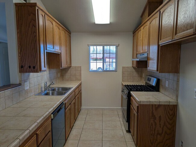 Building Photo - Remodeled and updated home offering nice amenities.