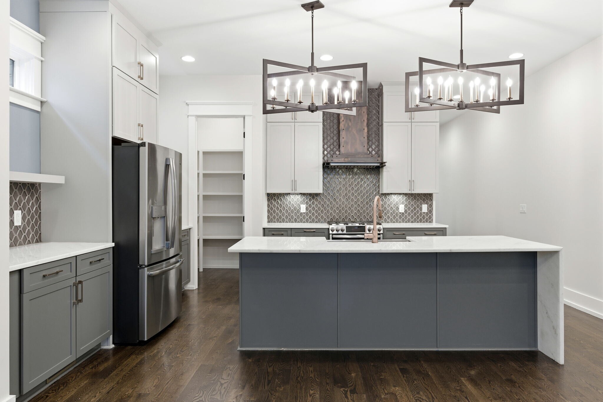 Building Photo - 1708B 15th Ave S