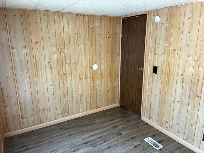 Building Photo - 7621 Sunwood Dr