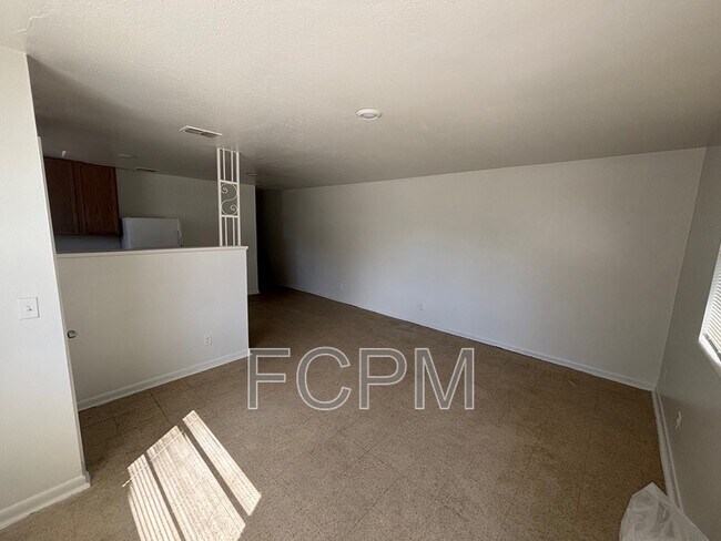 Building Photo - 1064 Huron St