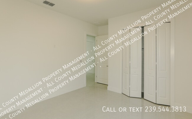 Building Photo - 141 Harold Ave S