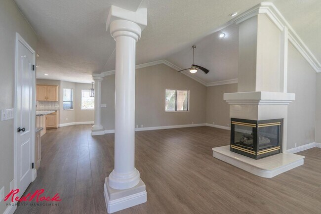 Building Photo - Spacious 6 Bedroom Home with a Balcony!