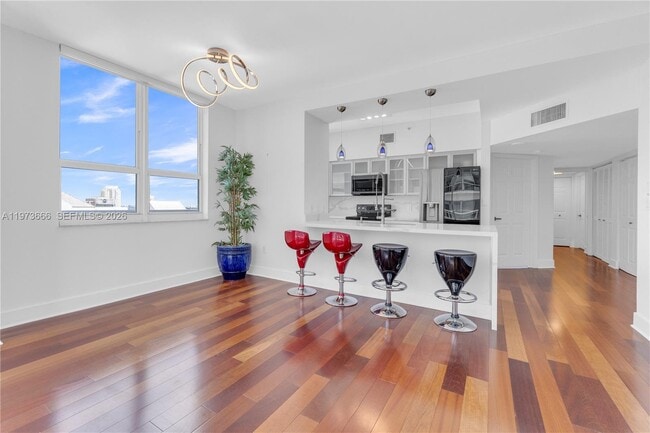 Building Photo - 1155 Brickell Bay Dr