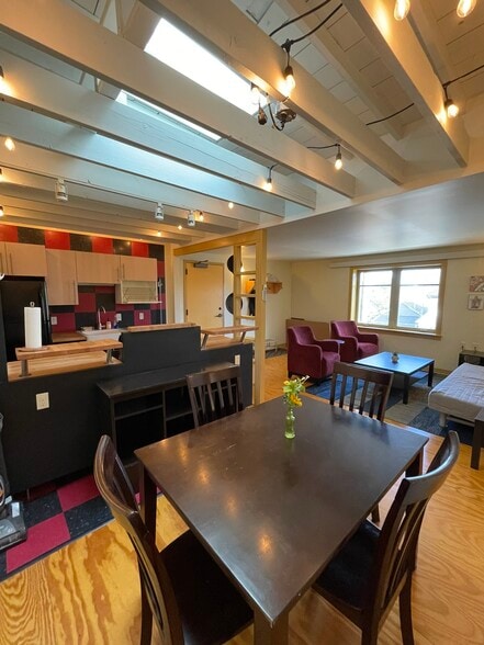 Building Photo - 2915 2nd Ave S