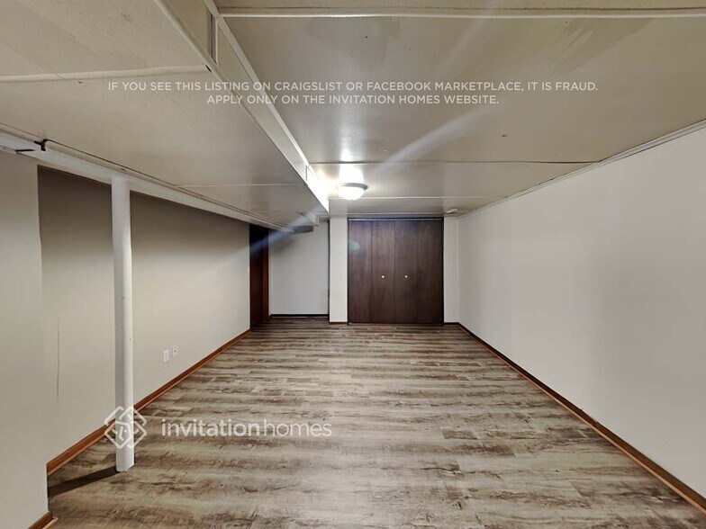 Building Photo - 2911 W 85th St