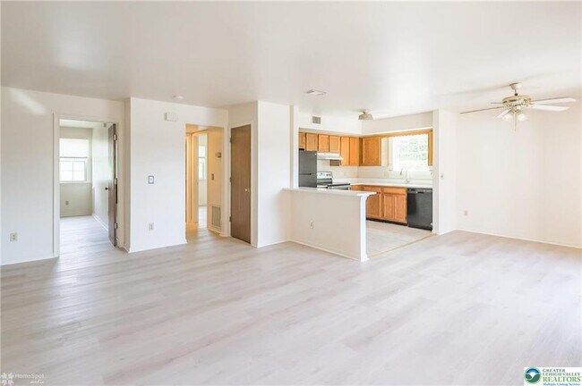 Building Photo - 1464 N Cedar Crest Blvd