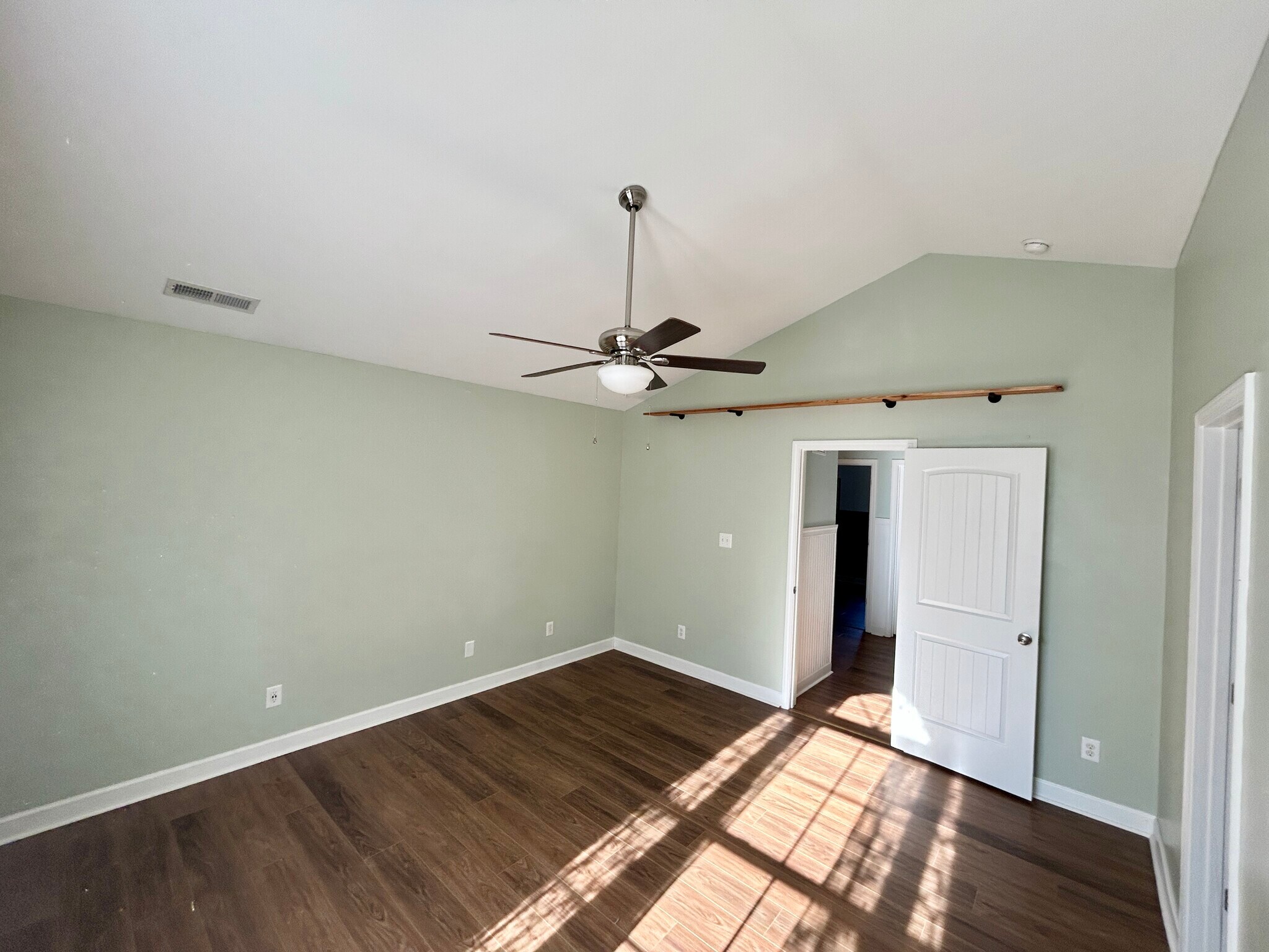 Building Photo - 301 Kraft St