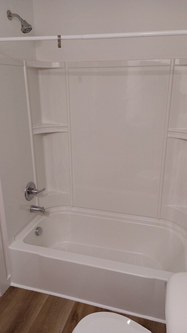 Building Photo - 6112 Andersonville Rd