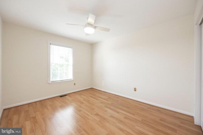 Building Photo - 112 Whistling Swan Ln