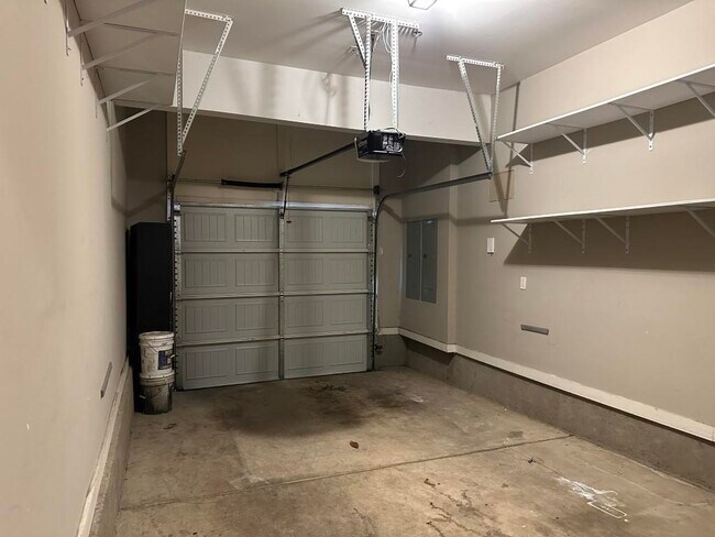 Building Photo - 75 Shoemaker Ct