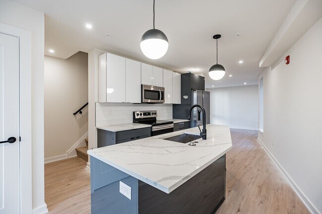 Building Photo - 933 N 29th St
