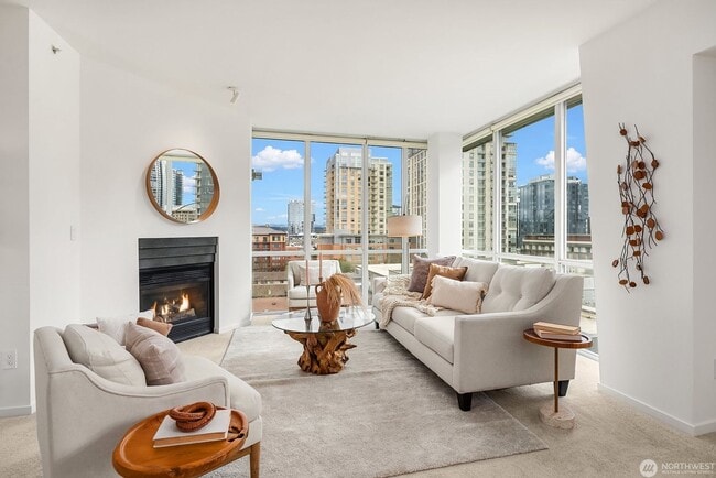 Building Photo - 2Bd/1.75Ba Bellevue Condo