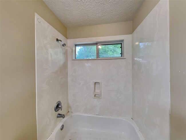 Building Photo - 2330 Colonial Springs Ln
