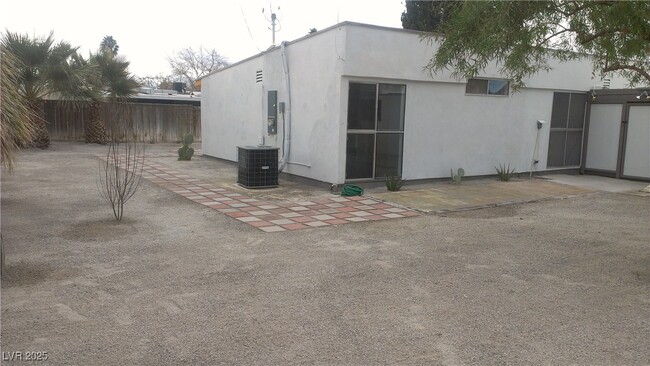 Building Photo - 3124 Burnham Ave