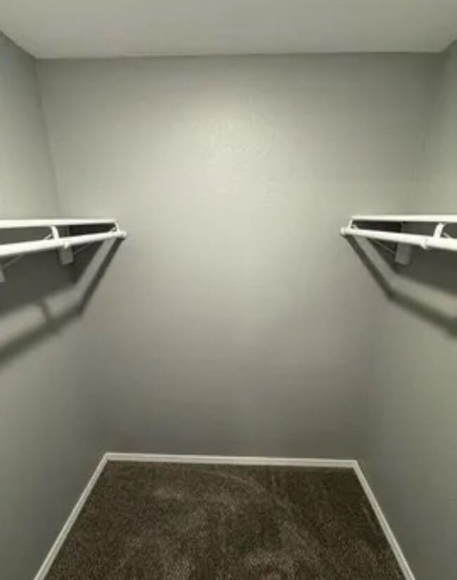 Building Photo - 5 bed/3 bath house