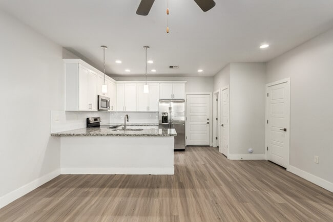 Building Photo - 7531 E Billings St