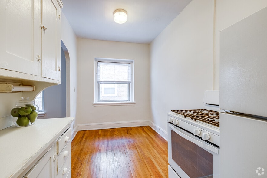2222 Harriet - 1BR, 1BA - 600SF - Unit 1 Kitchen and Dining - 2222 Harriet