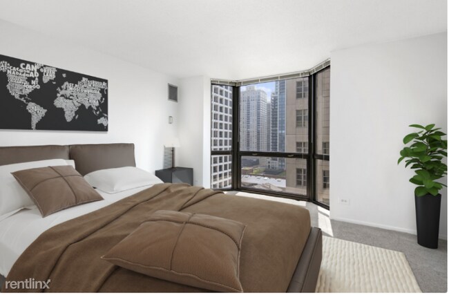 Building Photo - 3 br, 2 bath House - 1000 N Dearborn St