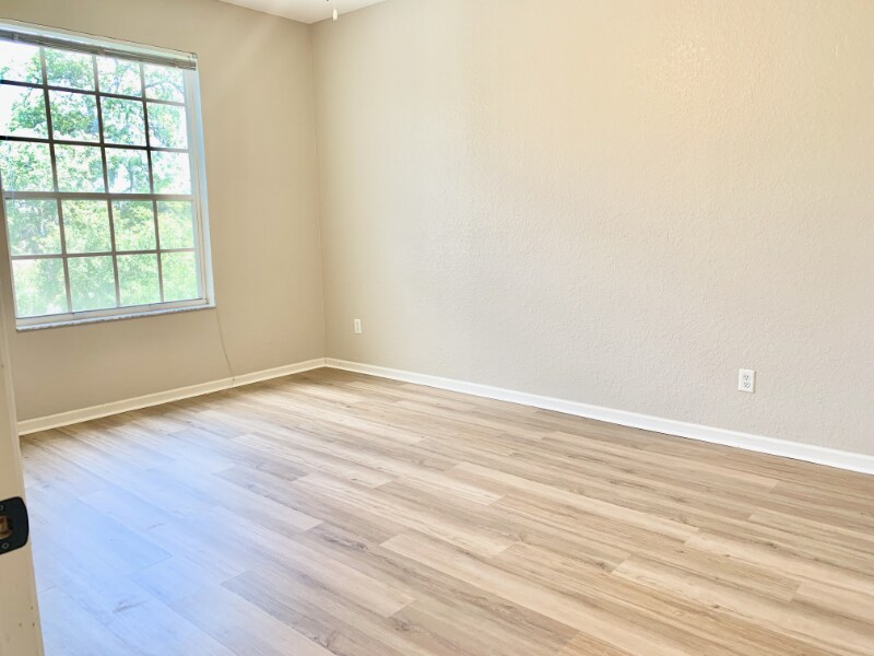 Building Photo - 1212 S Hiawassee Rd