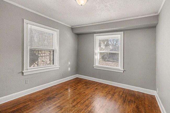 Building Photo - Beautiful 3 Bedroom 1 Bathroom in Kansas City!