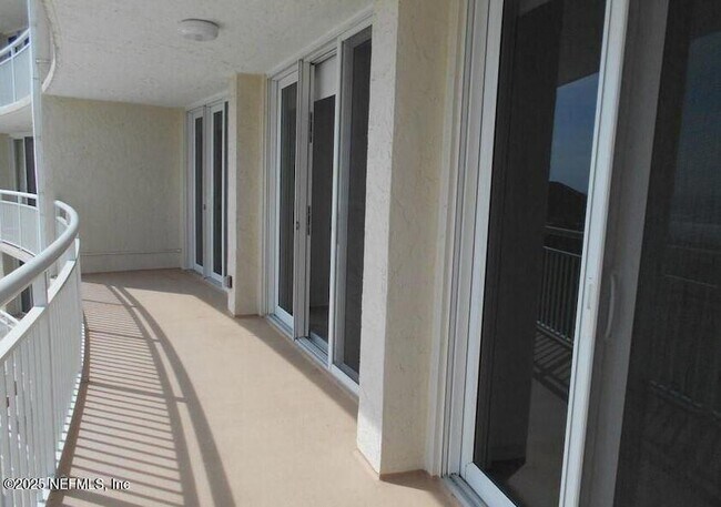 Building Photo - 1601 Ocean Dr S