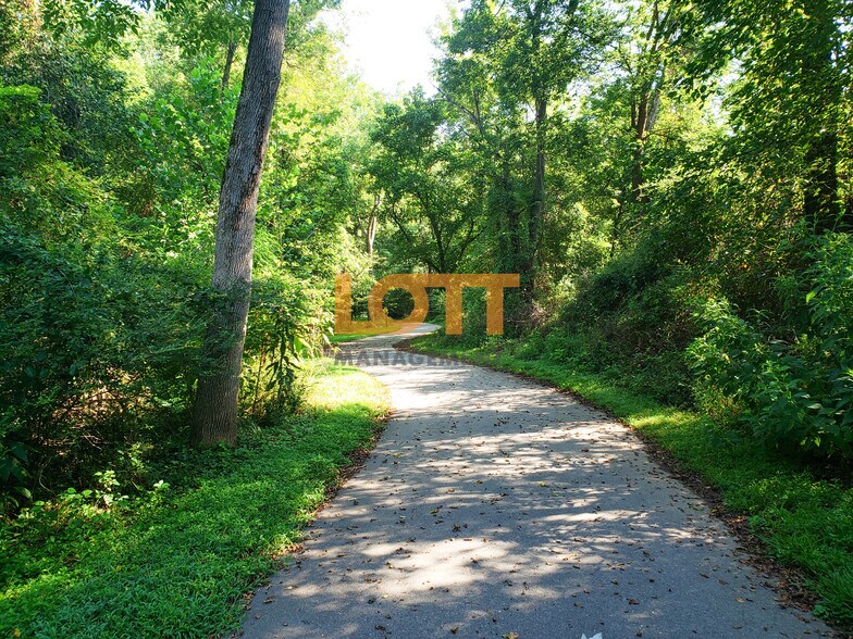 Building Photo - 32 Huntsfield Dr